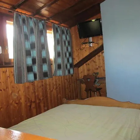 A L'oree Du Bois Bed & Breakfast *